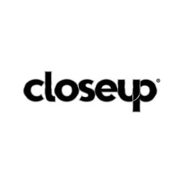 Closeup is written in small black letters with no space in between. There is a very thin silver outlining it.