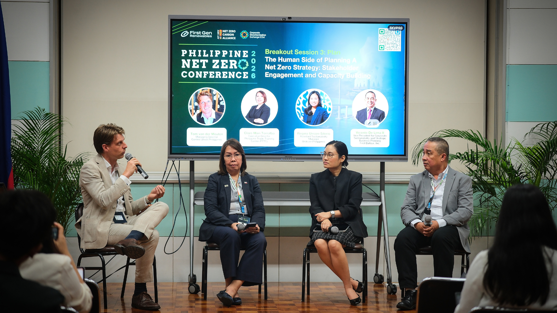 Four panelists discuss stakeholder engagement at the Philippine Net Zero Conference.